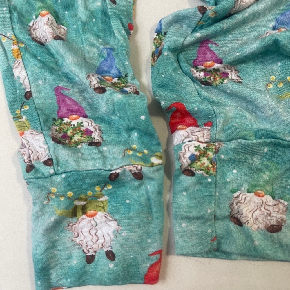 Posh Peanut Size 4T Gnome Santa Pajama set Unisex Bamboo Christmas Pjs - Picture 3 of 5